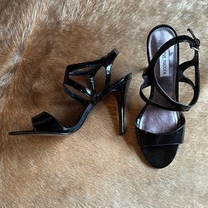 Steve Madden Patent Leather Pump, Size 10